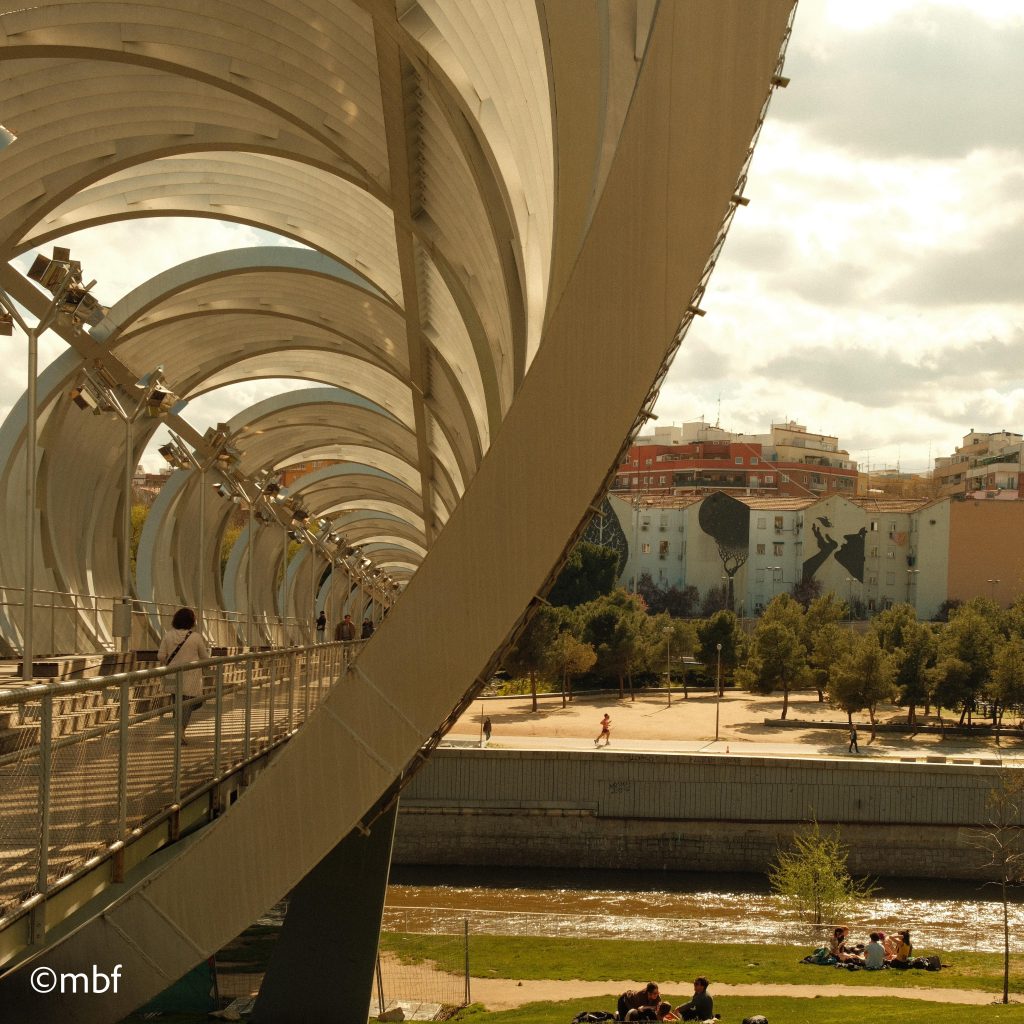 Puente circular Madrid Río